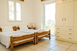 3 bedrooms, iron/ironing board, WiFi, bed sheets - Villa Afroditi near Airport with Pool, Free Wi Fi, Souda Bay Views, Garden Oasis (Chania)