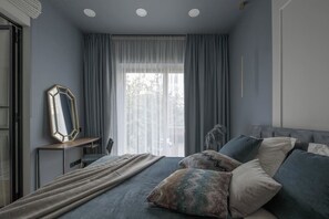1 bedroom, iron/ironing board, travel cot, WiFi