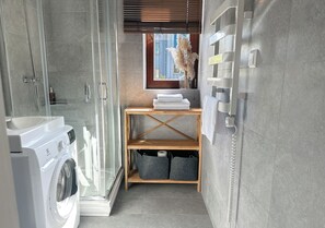 ヘアドライヤー、タオル