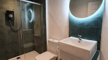 Shower, towels