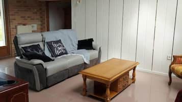 Televisie en een open haard