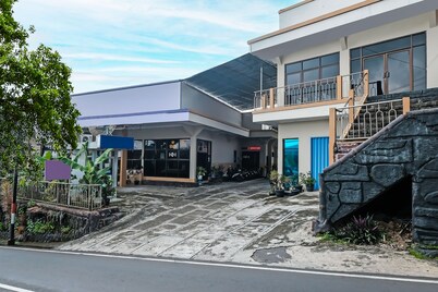 SPOT ON 91930 Citra Dewi 4 Manunggal 酒店