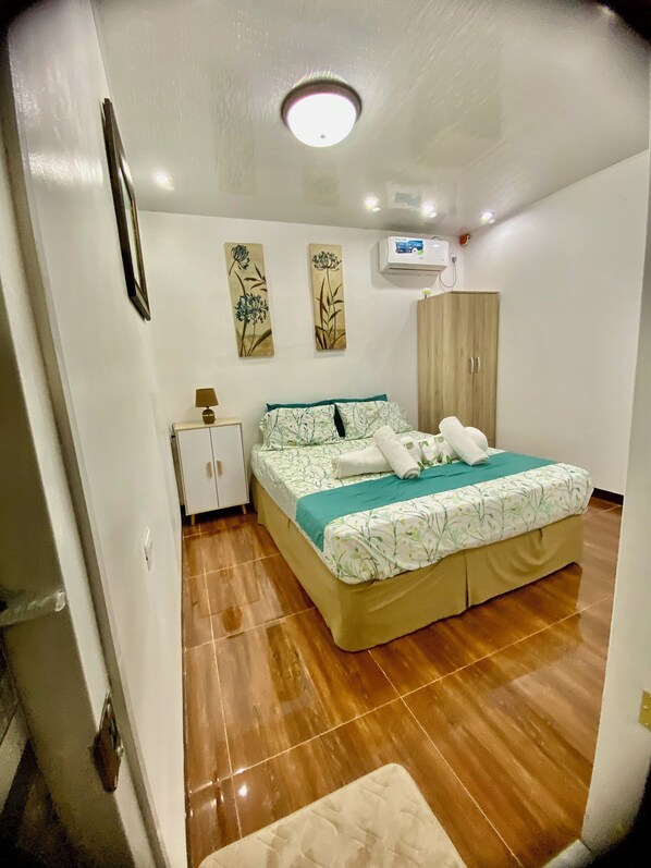3 bedrooms, iron/ironing board, Internet, bed sheets