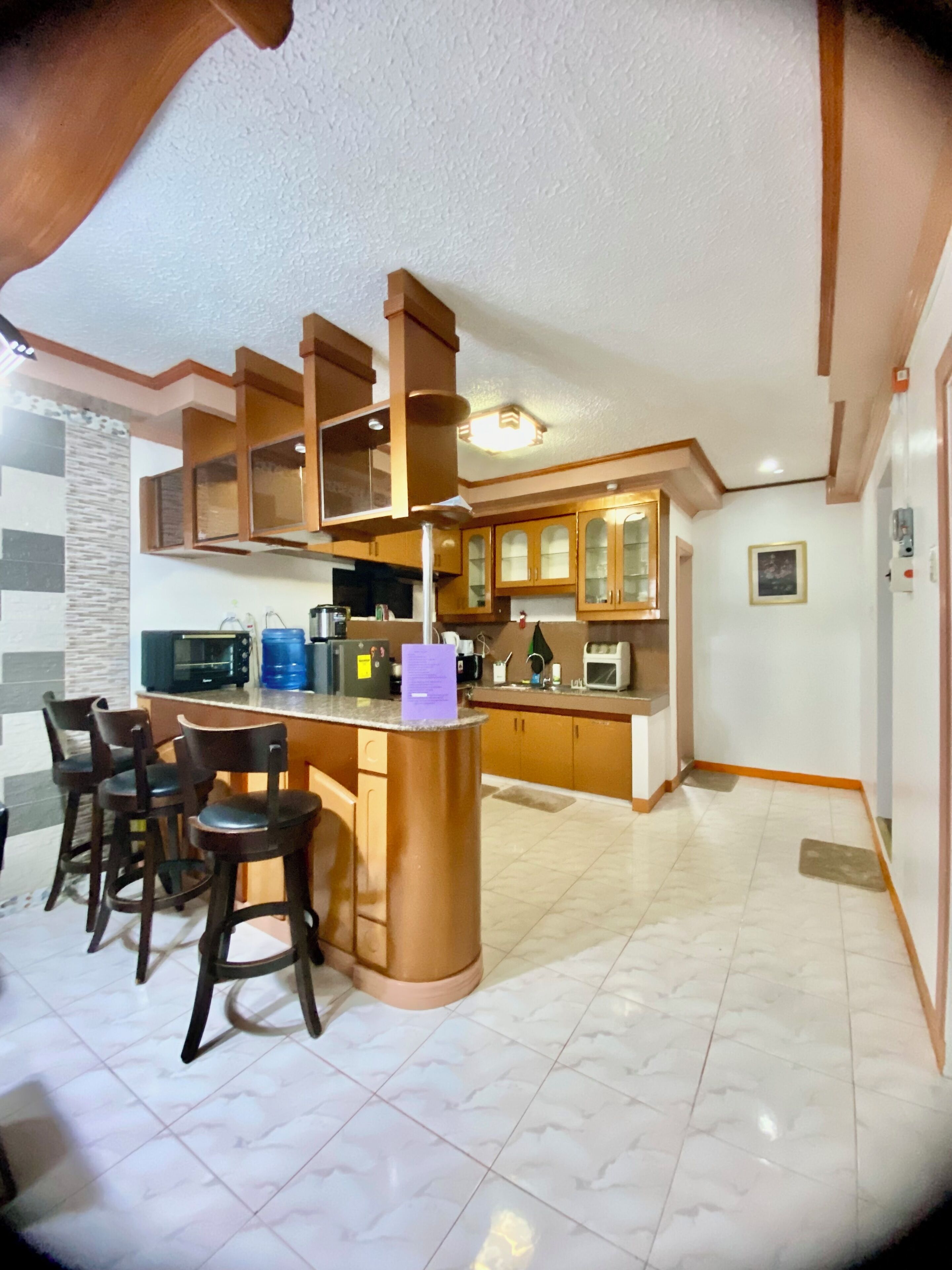 Fridge, oven, stovetop, electric kettle