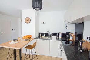 Fridge, microwave, oven, dishwasher