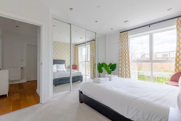 Nhà cơ bản, nhiều giường | 3 phòng ngủ, bàn ủi/dụng cụ ủi quần áo, bộ trải giường