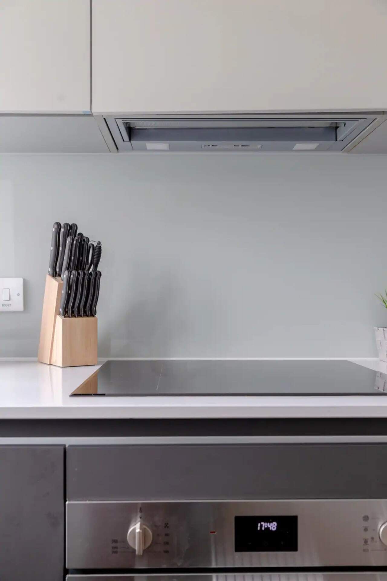 Basic House, Multiple Beds | Private kitchen | Fridge, microwave, oven, stovetop