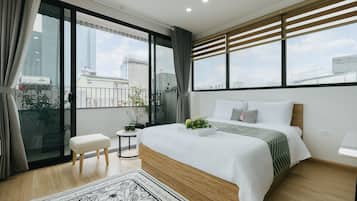 Superior Apartment | 1 bedroom, desk, blackout drapes, soundproofing