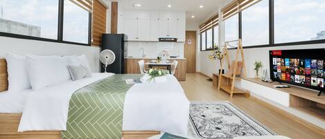 Superior Apartment | 1 bedroom, desk, blackout drapes, soundproofing