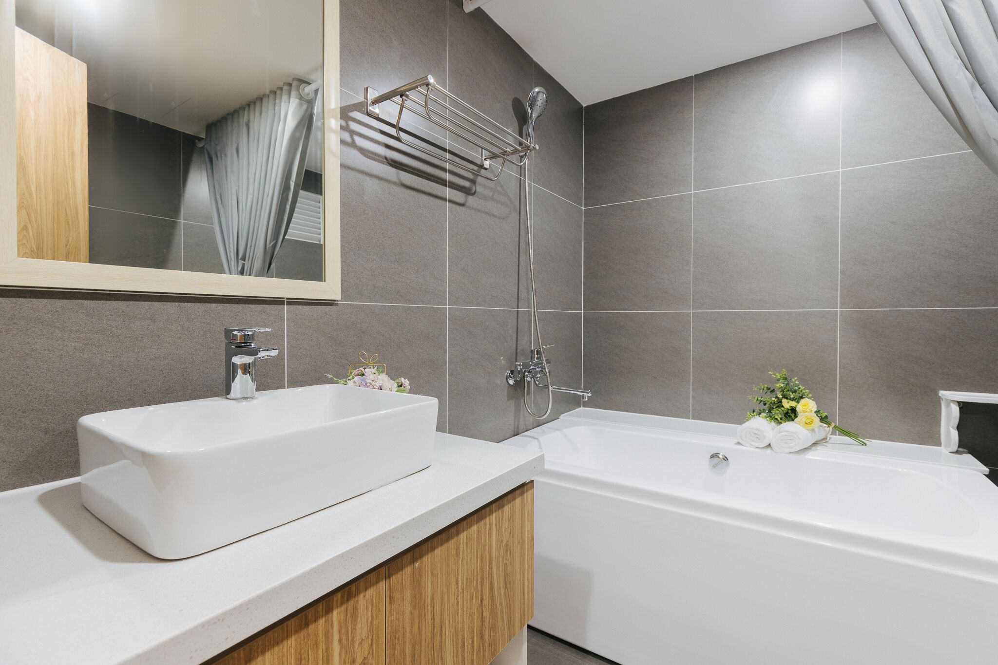 Artículos de tocador gratuitos, secador de pelo, pantuflas