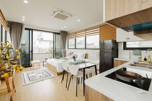 Superior Apartment | 1 bedroom, desk, blackout drapes, soundproofing
