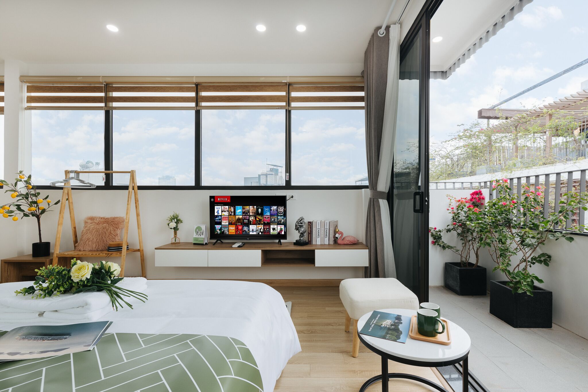 1 habitación, escritorio, cortinas blackout y sistema de insonorización 