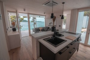 Deluxe House | Living area