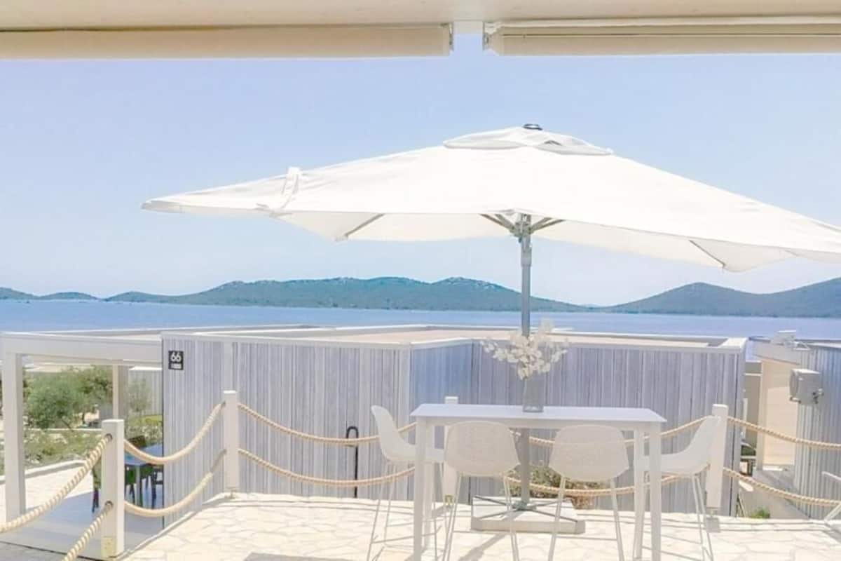 Beach/ocean view