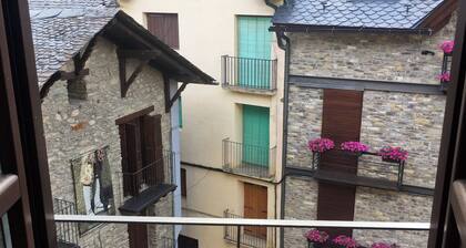 Cau d'Àneu. Duplex, located on the main street of the town.