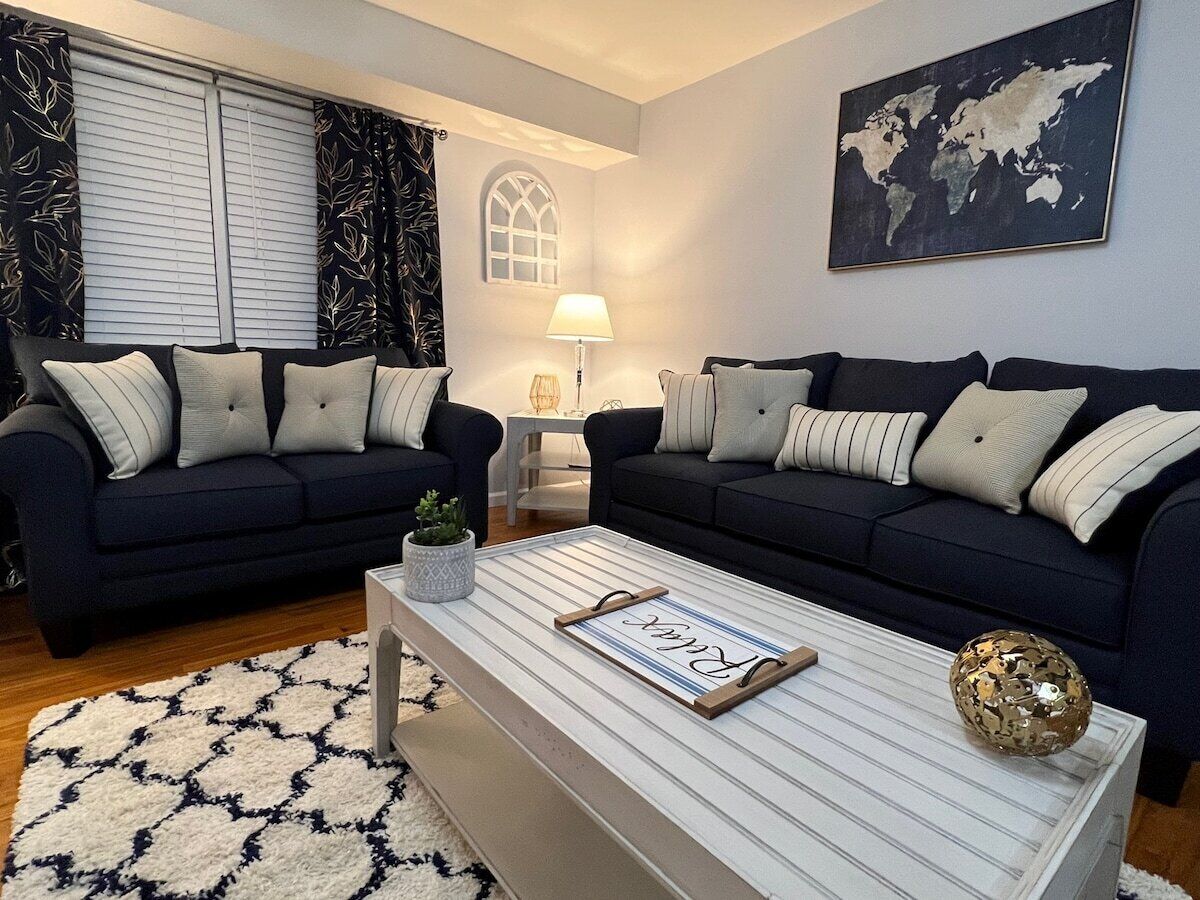 Cozy Modern Condo Near NY