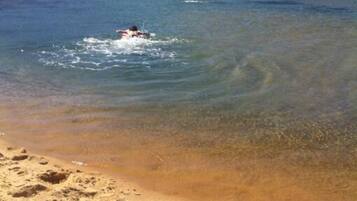 House | 3 bedrooms, desk