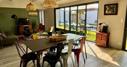 Jolie Maison Neuve, 4 Chambres, Piscine Chauffée
