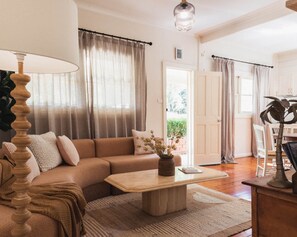 TV, fireplace, DVD player, stereo