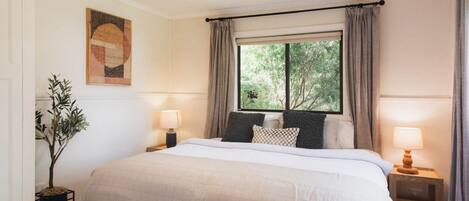 2 chambres, fer et planche à repasser, Wi-Fi, draps fournis