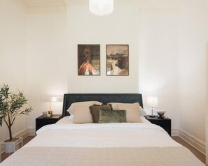 3 bedrooms, iron/ironing board, WiFi, bed sheets