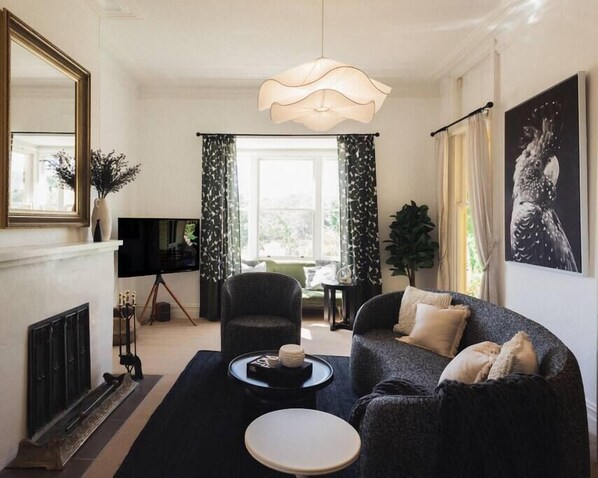 TV, fireplace, stereo