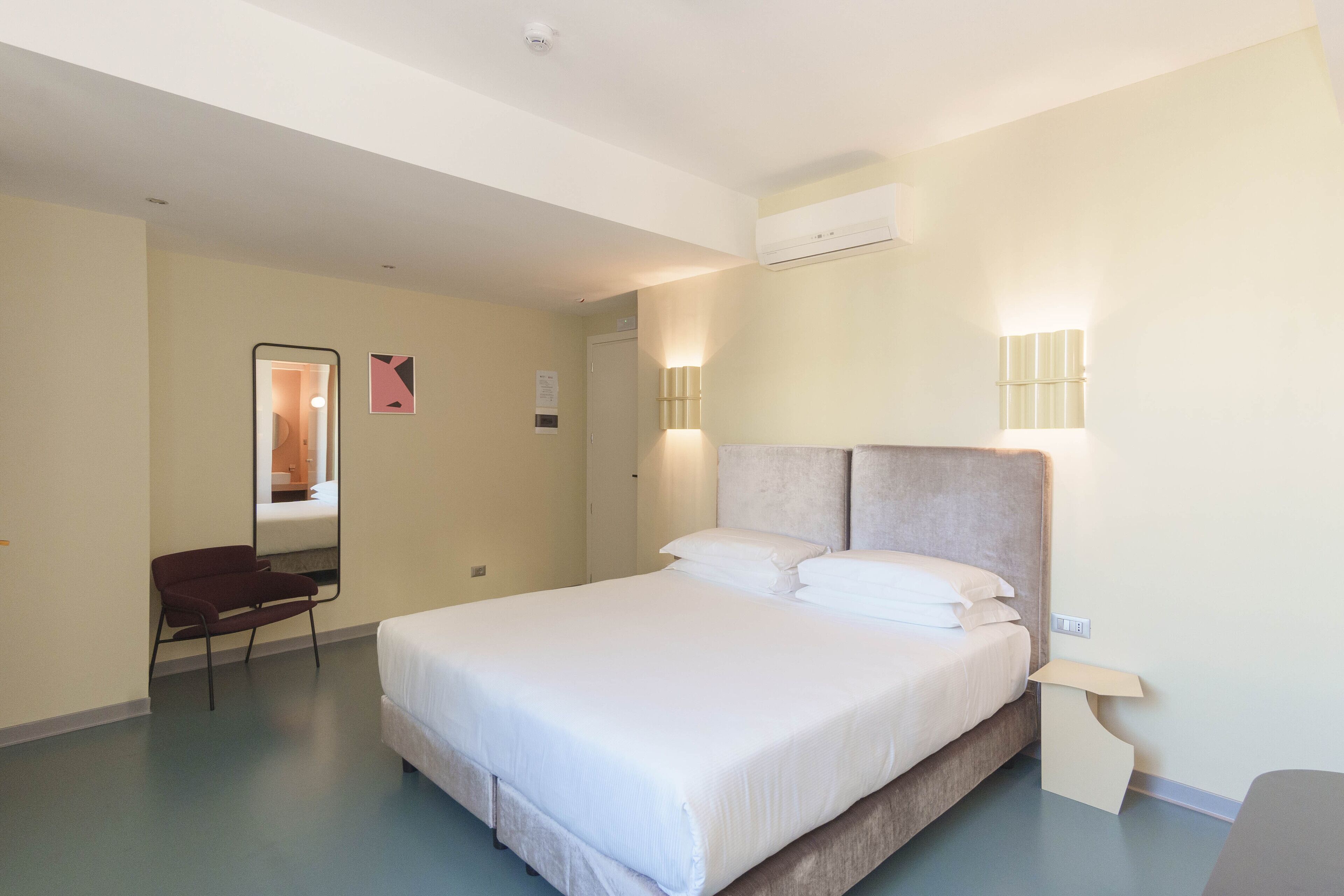 Superior Double or Twin Room | Hypo-allergenic bedding, down comforters, minibar, in-room safe