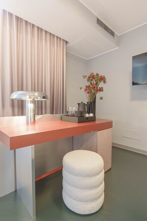 Suite con vasca idromassaggio | Hypo-allergenic bedding, down comforters, minibar, in-room safe - Moderno Hotel- Adult Only (Rome)