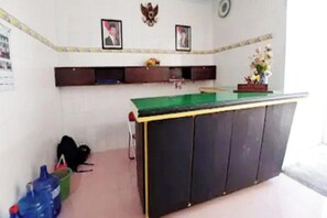 Reception - EXPRESS O 91176 Hotel Puri Gandaria (Parepare)