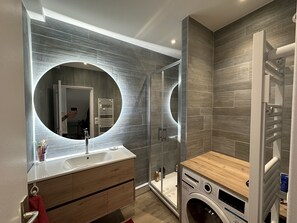 Shower, hair dryer, toilet paper - SUPERBE appartement rénové avec une vue face à la MER !☀️ (Neufchâtel-Hardelot)