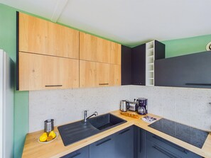 Fridge, microwave, oven, stovetop - -ALYS- Charmant T2 proche plage (Concarneau)