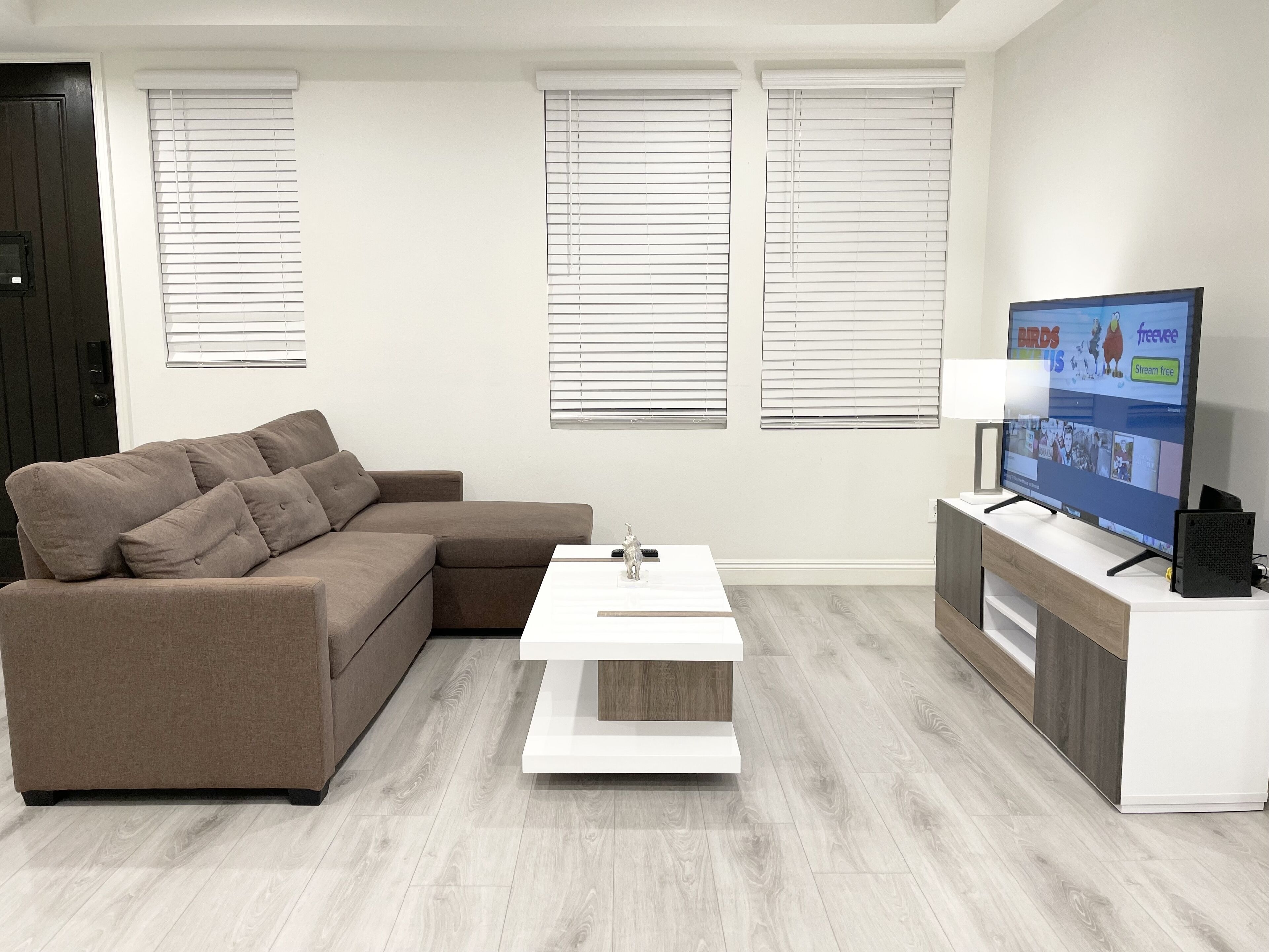 Modern Spacious 3B3B Townhome 10 mins from PCC