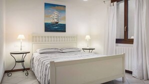 3 室のベッドルーム、WiFi、ベッドシーツ