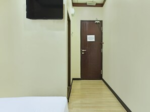 Bed sheets - SPOT ON 91723 Sony Homestay Syariah (Sukabumi)