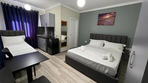 Triple Room, Kitchen | Free WiFi, bed sheets