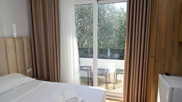 Double Room, Balcony | Free WiFi, bed sheets