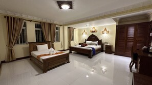 Premier Twin Room, 1 Bedroom, Private Bathroom, City View | 1 bedroom, desk, free WiFi, bed sheets