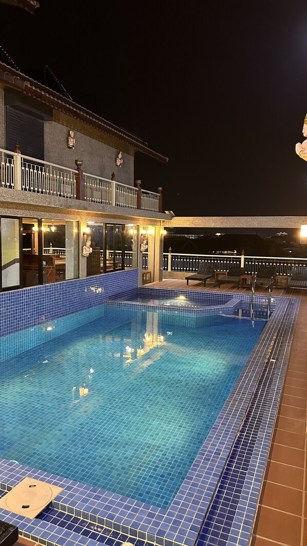 Outdoor pool, open 6:00 AM to 9:00 PM, pool umbrellas, sun loungers - Okay Boutique Hotel Siem Reap (Siem Reap)
