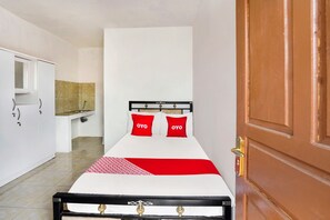 Standard-Doppelzimmer | Laptopgeeigneter Arbeitsplatz, kostenloses WLAN, Bettwäsche