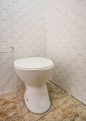 Deluxe Studio | Bathroom