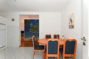 Dining - TROGIR, OKRUG GORNJI - apartment LORNA 3 (Okrug Gornji)