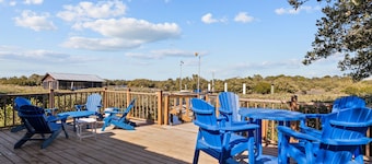 Blue Chair Key- Waterfront Home in Cedar Key!
