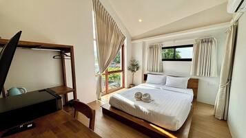 Standard Double Room, Balcony | Desk, soundproofing, bed sheets