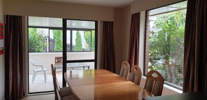 Dining - Spacious House Highland Place Avonhead (Christchurch)