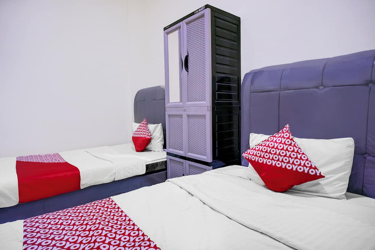 Standardværelse med 2 enkeltsenge | Arbejdsområde til bærbare computere, gratis Wi-Fi, sengetøj