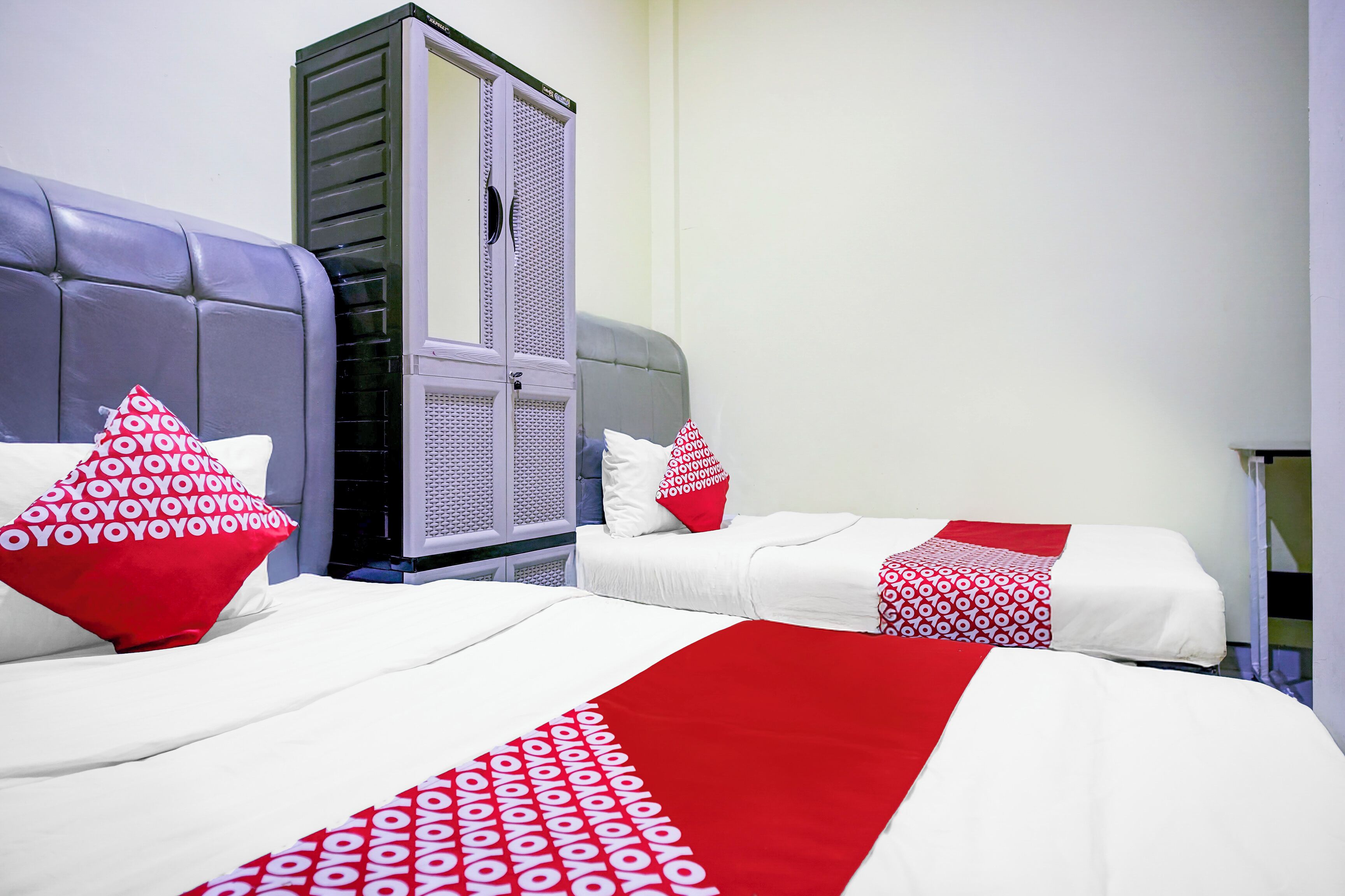 Kahden hengen deluxe-huone (kaksi sänkyä) | Kannettavalle tietokoneelle sopiva työtila, ilmainen Wi-Fi