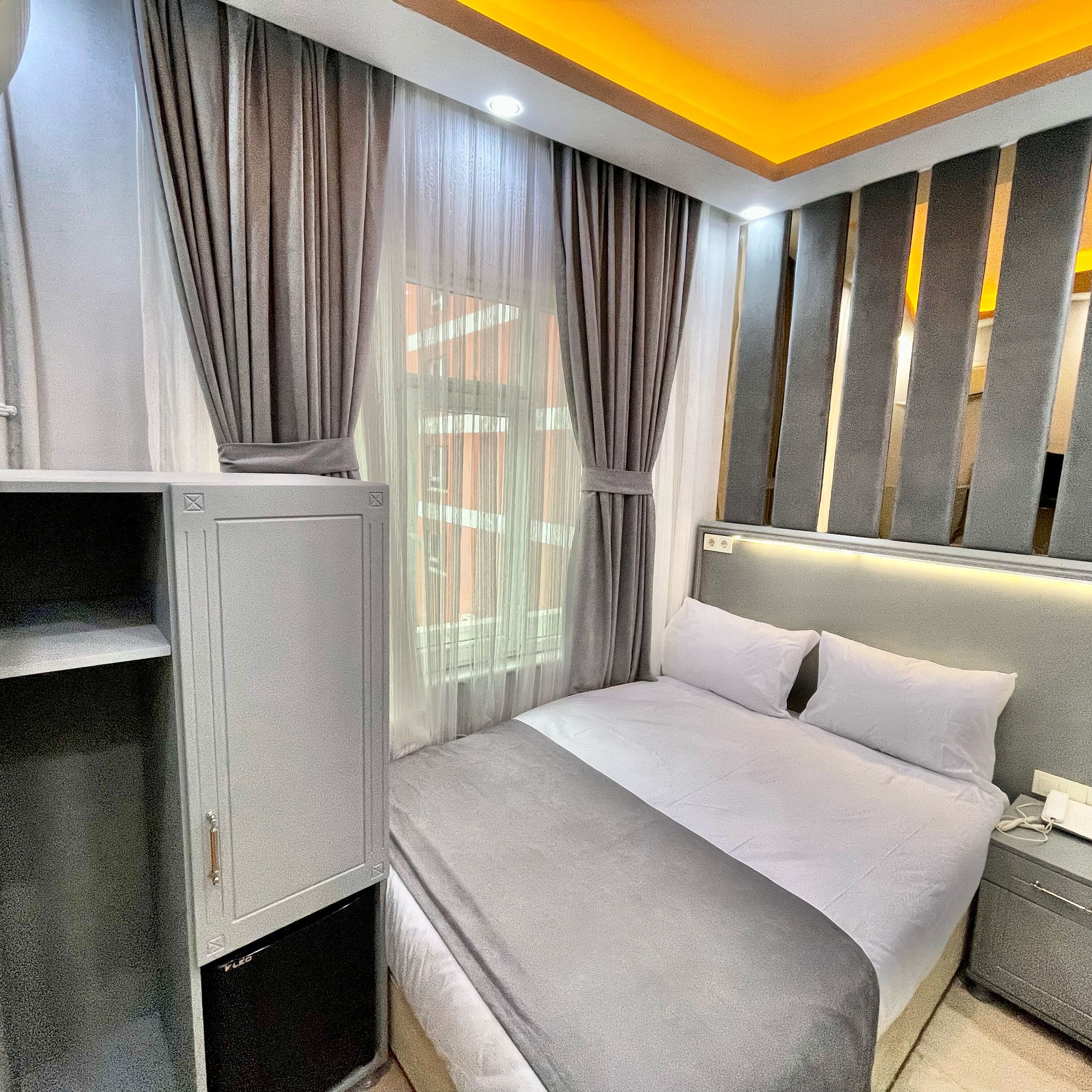 Photo - Crowned Hotel