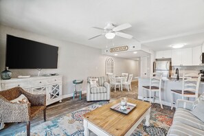 Smart TV, ping pong - Sugar Beach 2BR/2BA- Beach Service Included! Pet Friendly! (Panama City Beach)