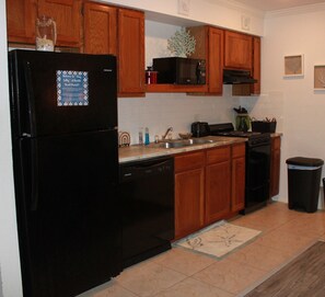 Fridge, microwave, oven, stovetop - Stay Salty - Kontiki (Rockport)
