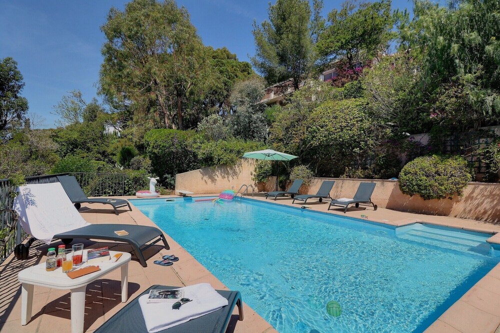 LE NEUF, 2 bedrooms, shared Pool, Private beach, Méditerranéen Garden
